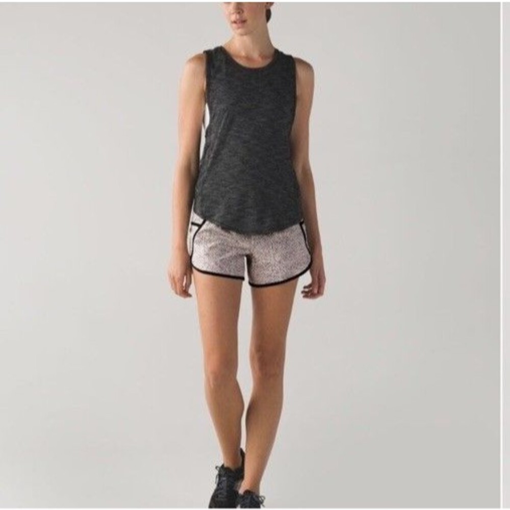 Lululemon Size 10 Tracker Short Dottie White and Black